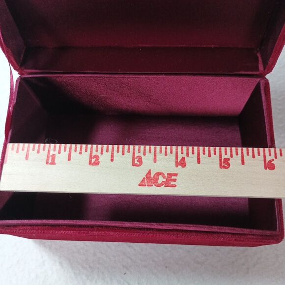 Red Velvet Gift Box Satin Lined 6.5"x4.25"x3.5" Jewelry Keepsake Display - Picture 10 of 13